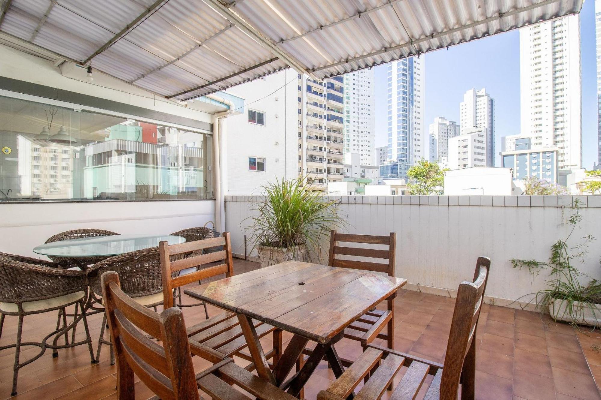 Plt41 - Sacada Ampla Com Churrasqueira, 3 Apartamento